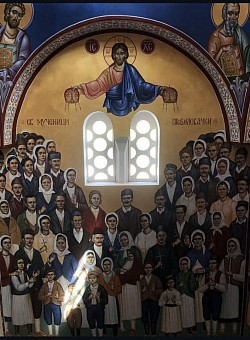 зидно сликарство у припрати цркве са приказима светитеља и празника у византијском стилу - фрескопис на сводовима цркве, детаљни прикази светитеља и христа сведржитеља у куполи храма светог архангела гаврила