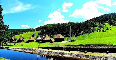 Село Љубиш као скривени златиборски рај за љубитеље мира и тишине  Златиборска природа у Љубишу са погледом на брда и планинске изворе  Златиборска идила на самом крају планине где се налази ово златиборско село  Сва села Златибор су посебна али Љубиш нуди нетакнут мир и спокој  Златибор и Љубиш као савршена комбинација за повратак коренима