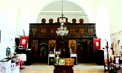 стари иконостас са престоним иконама у чајетинској цркви