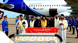 На аеродрому &bdquo;Никола Тесла&ldquo; свечано дочекане хиландарске светиње